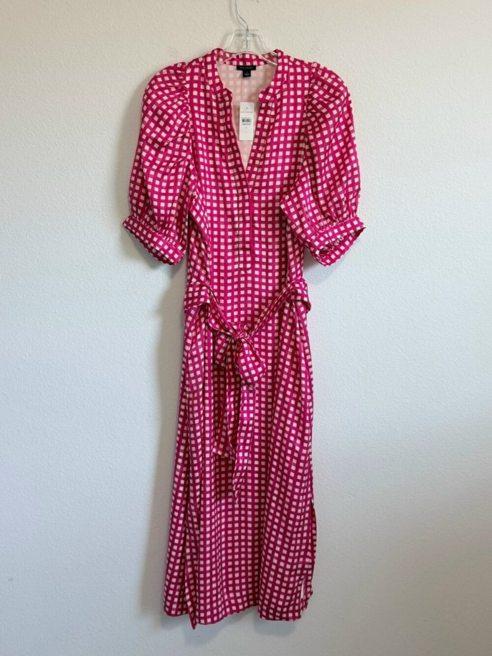 Ann Taylor Short Sleeve Pink/White Geo Split V-Neck Belted Midi Dress Size S.